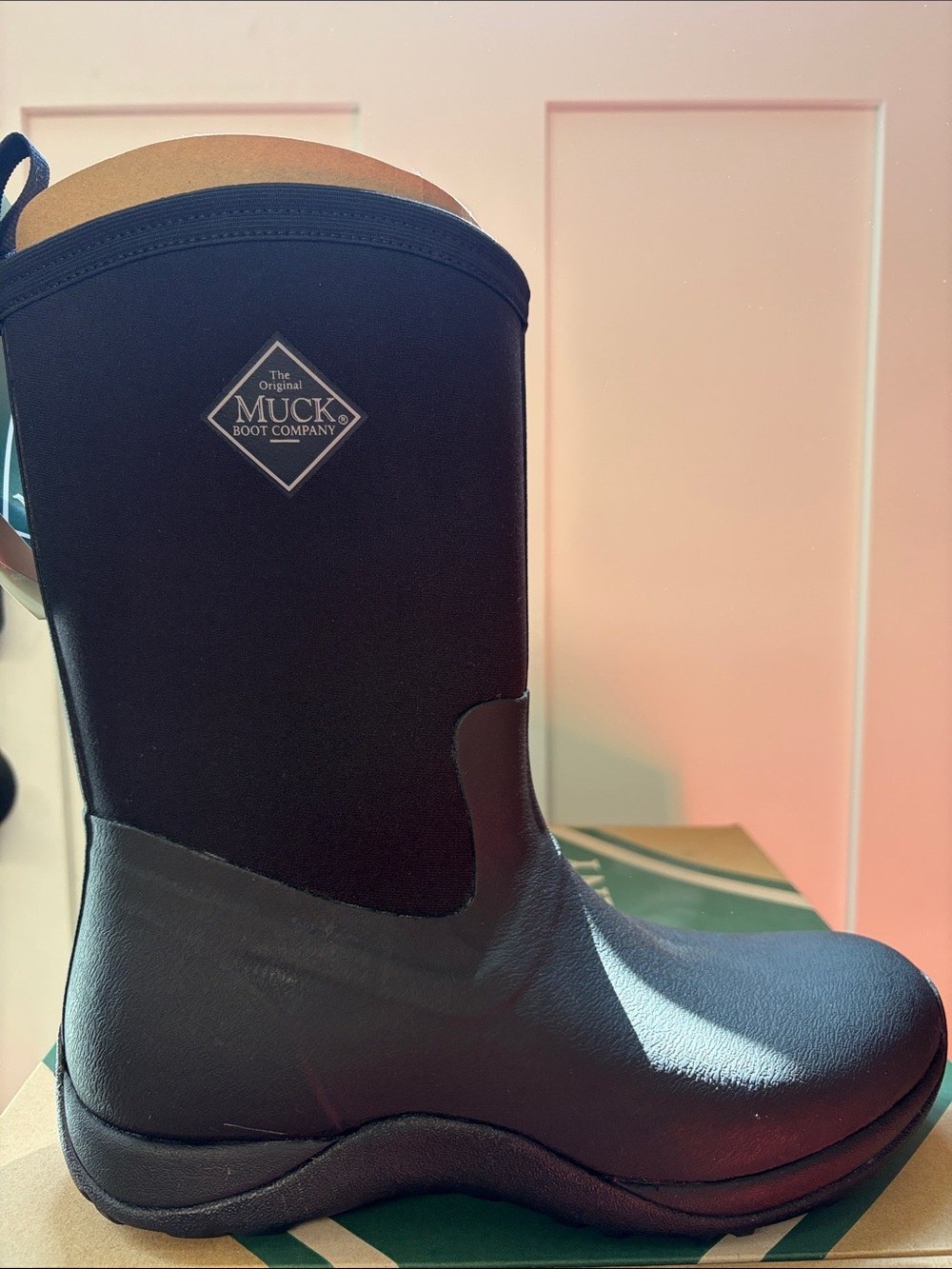 Women's Muck Boot Co. Arctic Weekend Black Waterproof Mid-Calf Boot Size 9M NWT - Picture 2 of 7